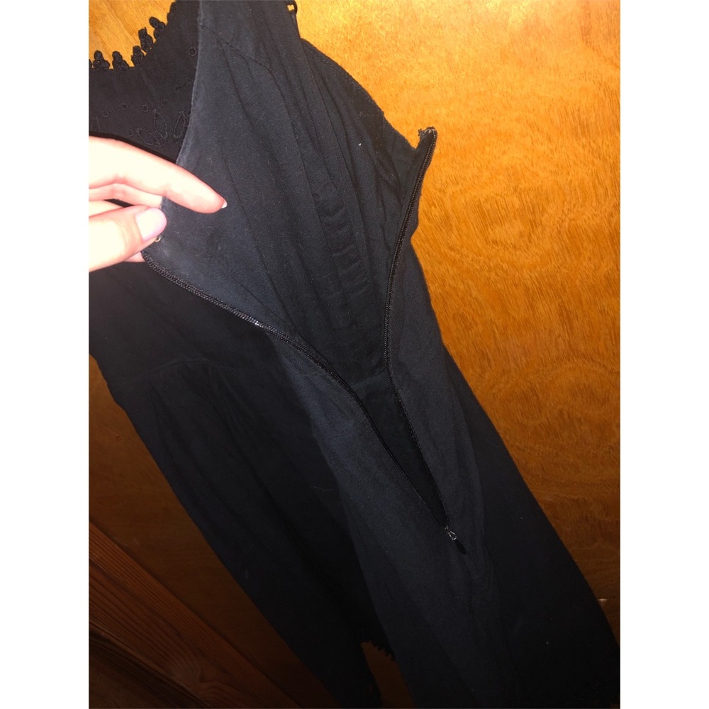 Black Dress - Picture 5 of 5
